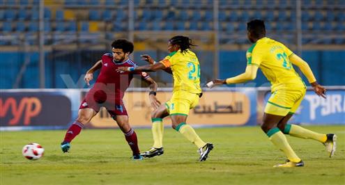 عمر جابر يسجل بالخطأ فى مرمى بيراميدز أمام أهلي طرابلس (فيديو)